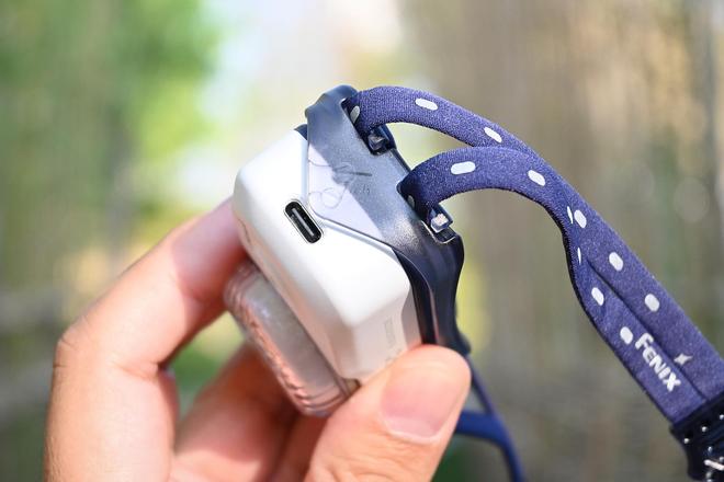 ix小魔方头灯体验让你爱不释手！澳门新葡京网页超轻超能！Fen(图3)